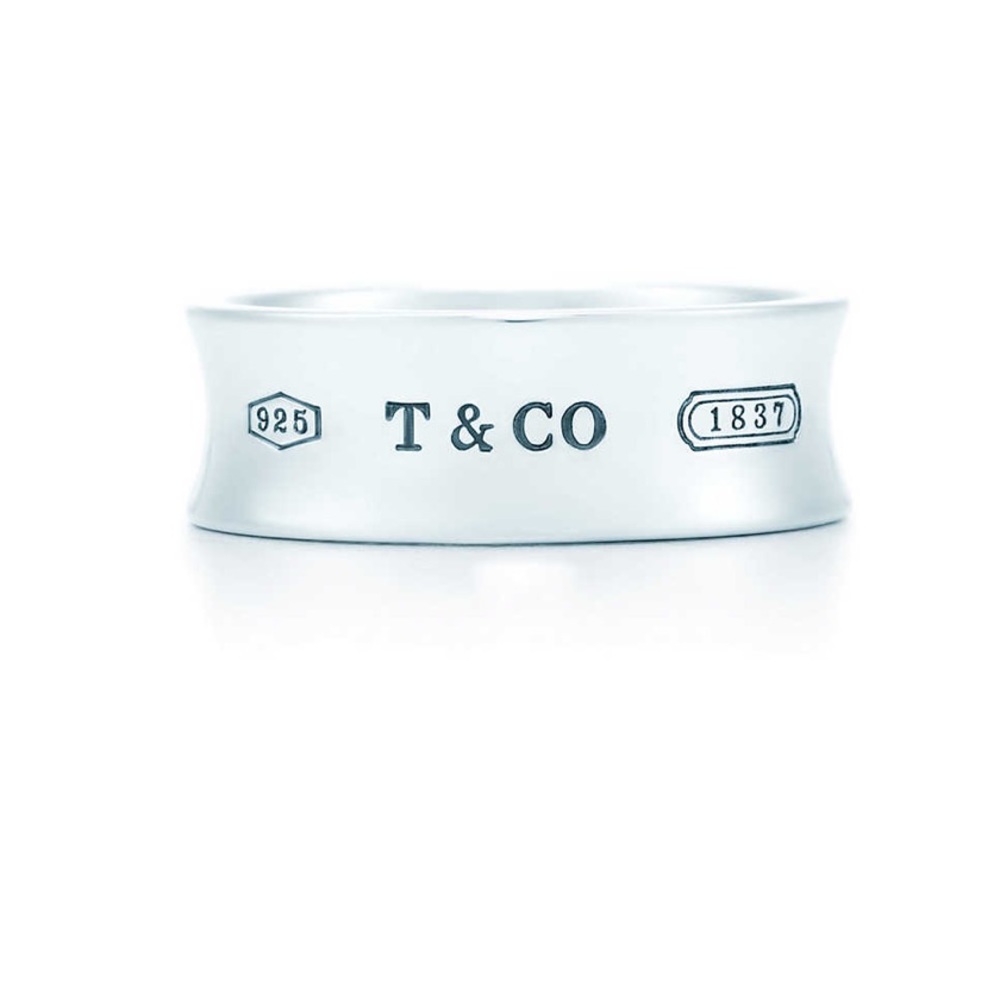 Used without box , Authentic Tiffany& Co Ring.